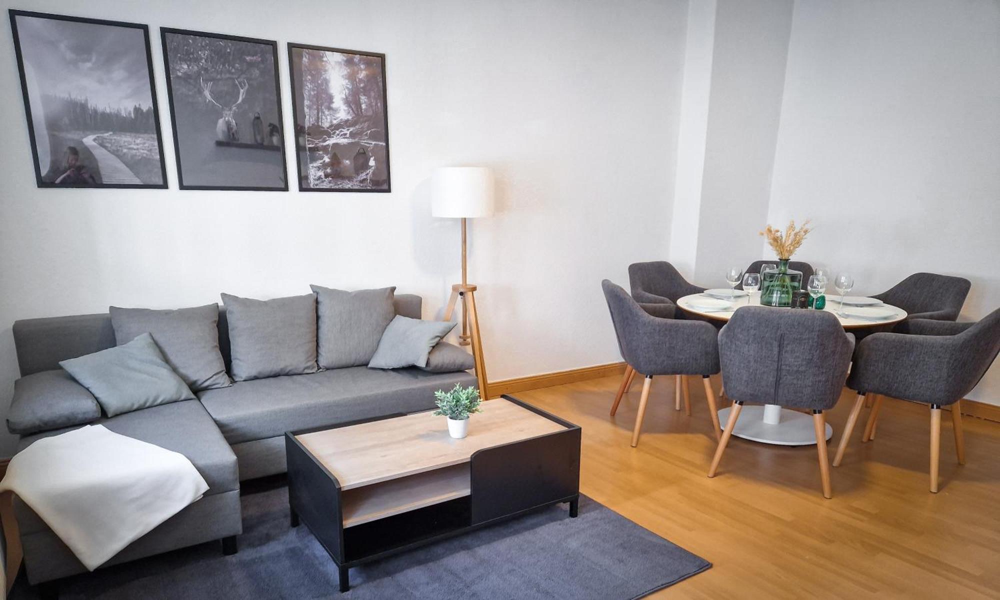 Grosszuegige Altstadtwohnung Lara Fuer 6 Personen Weissenfels Bagian luar foto